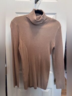 Motive Tan Heather Ribbed Turtleneck Sweater. Super Soft. Size XL